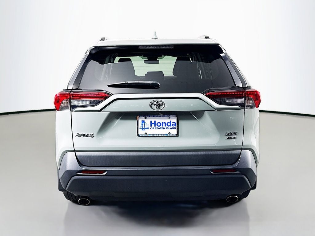 2020 Toyota RAV4 XLE