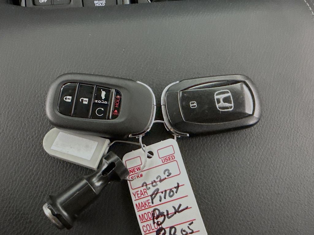 2023 Honda Pilot EX-L 8 Passenger