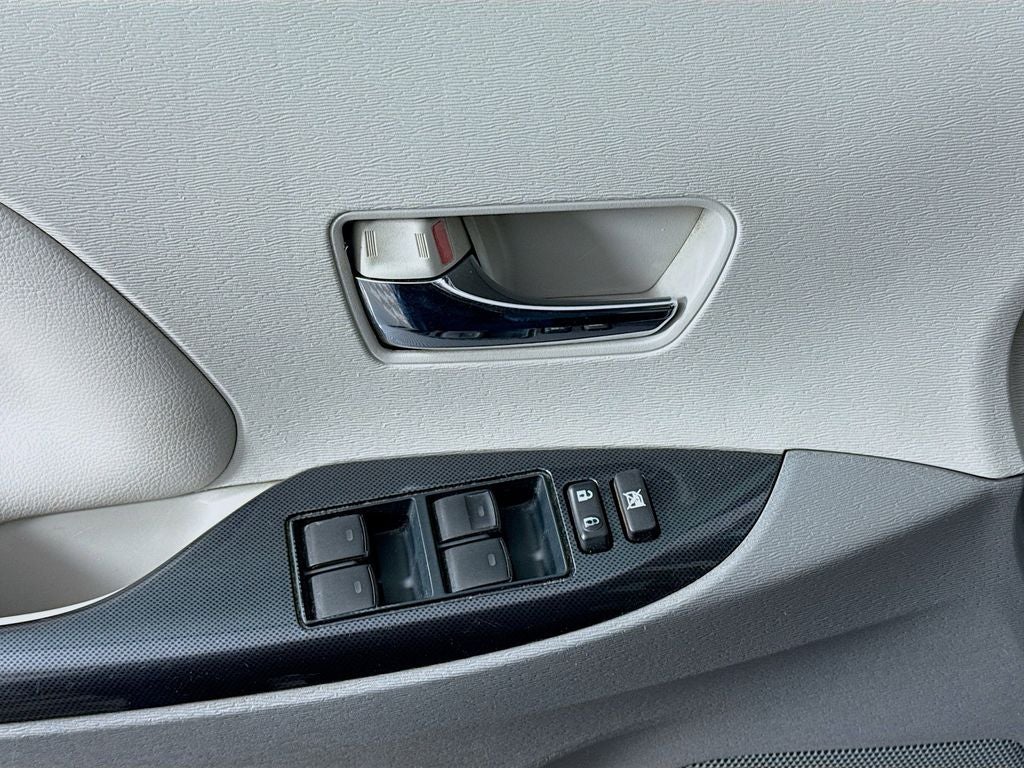2014 Toyota Sienna SE 8 Passenger
