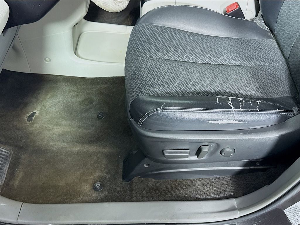 2014 Toyota Sienna SE 8 Passenger