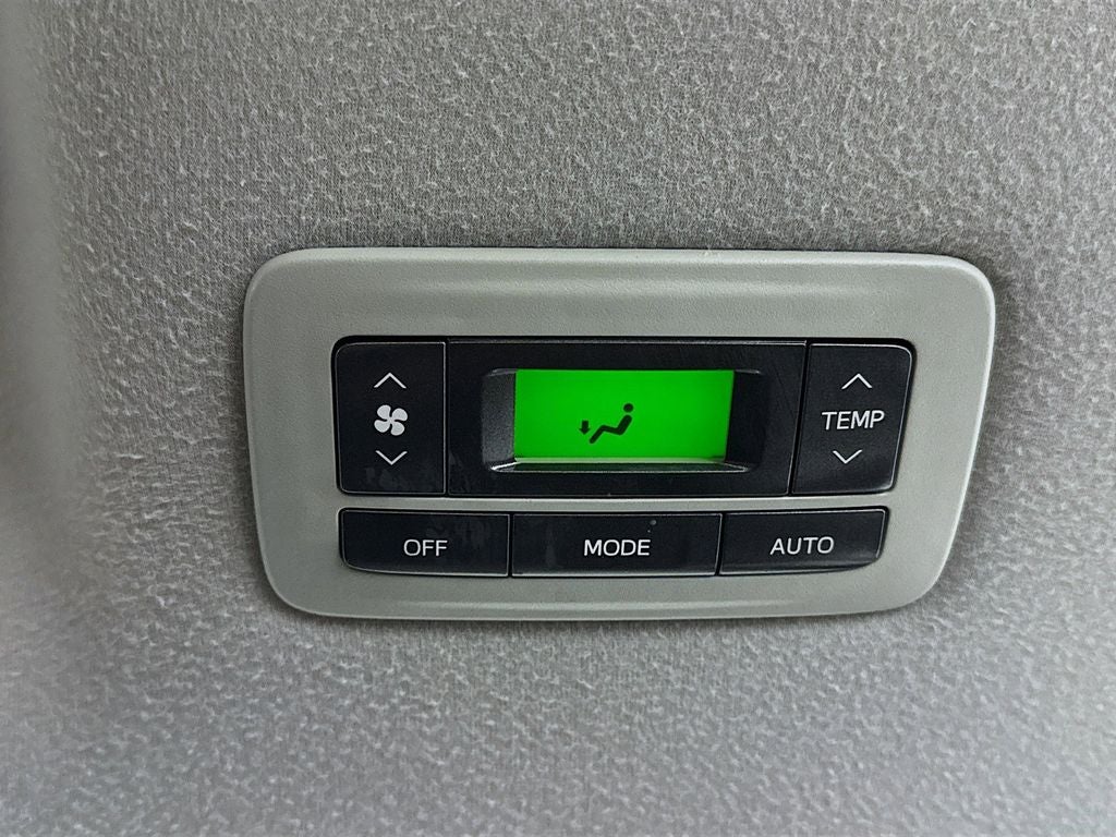 2014 Toyota Sienna SE 8 Passenger