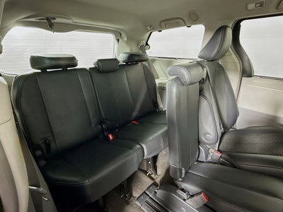 2014 Toyota Sienna SE 8 Passenger