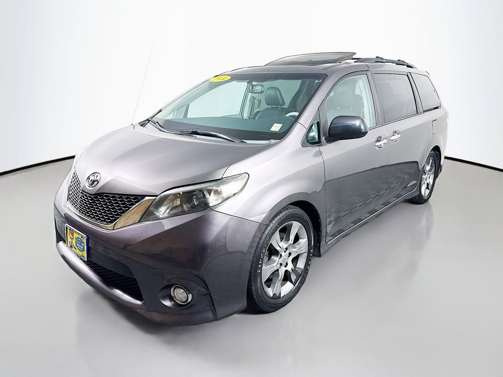 2014 Toyota Sienna SE 8 Passenger